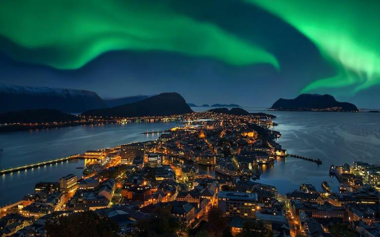 Charming Apartment In Alesund Center With Free Parking Esterno foto